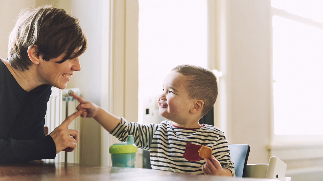 comment-aider-bébé-à-parler