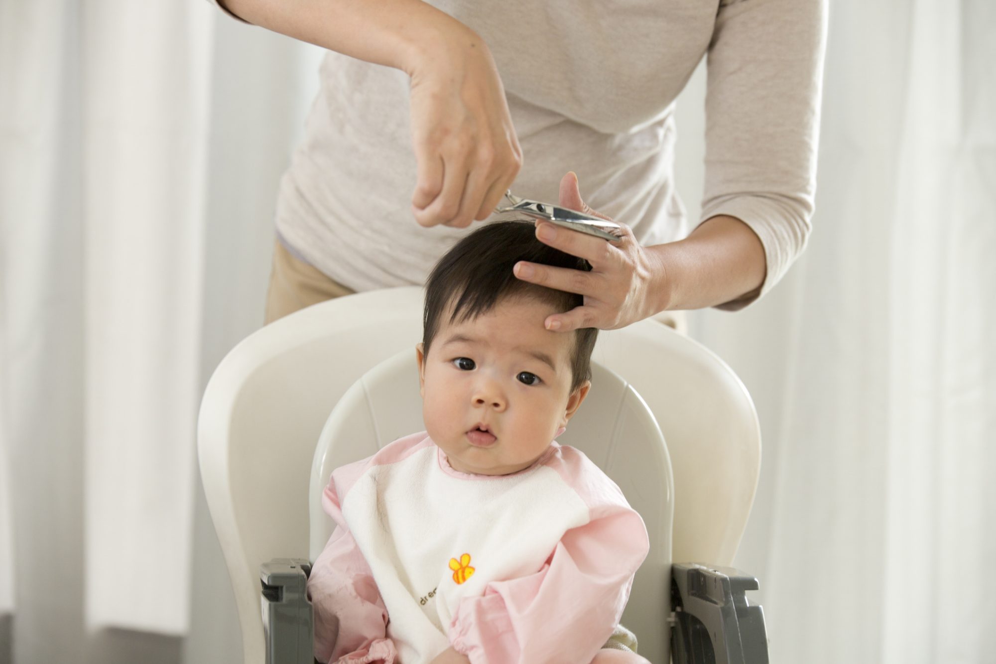 quand-couper-cheveux-bébé