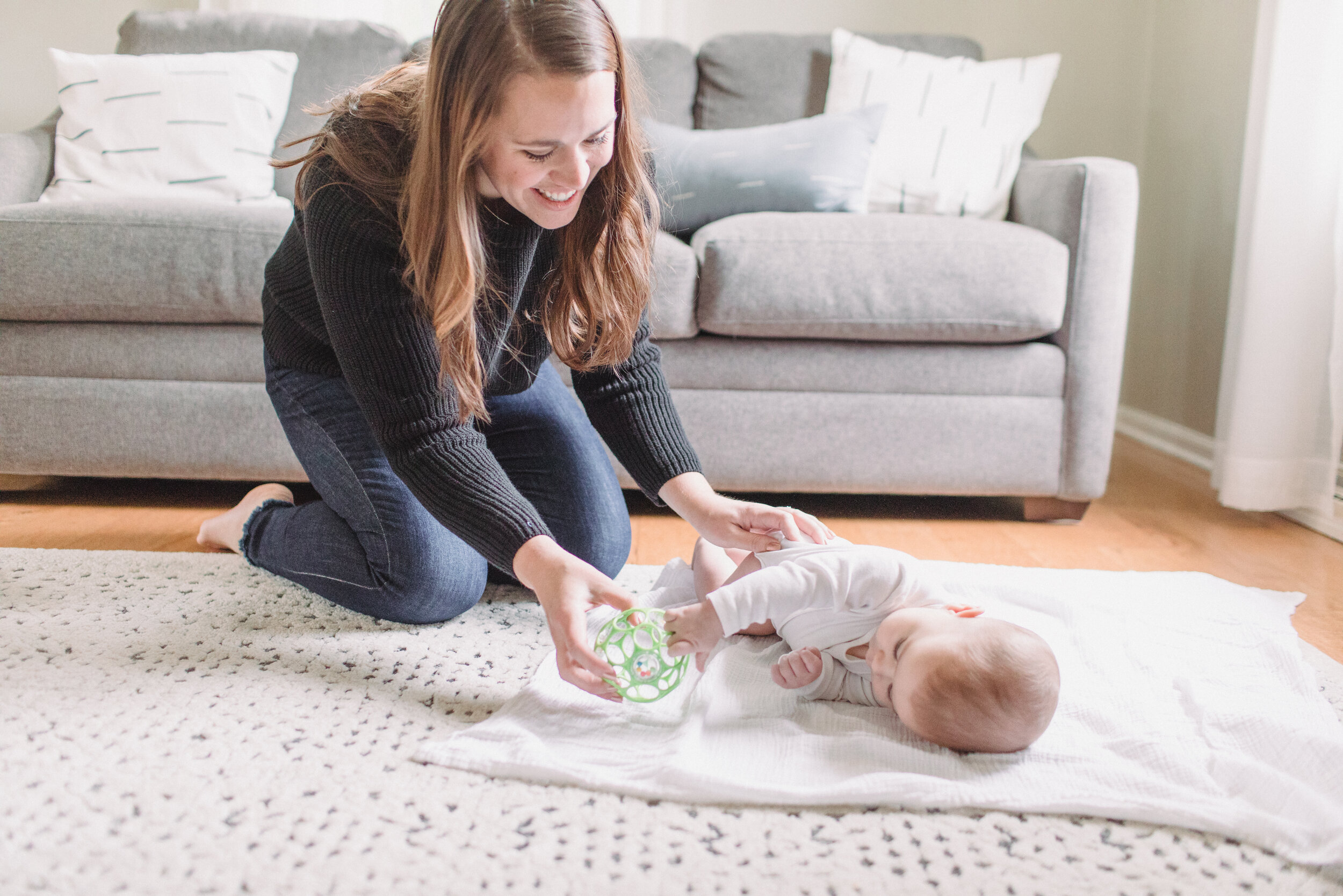 à-quel-âge-bébé-se-retourne